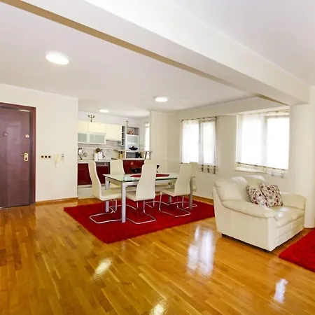 アパート Delux Apartman Jukic マカルスカ