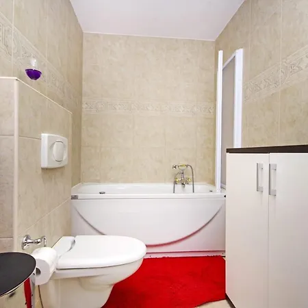 Delux Apartman Jukic アパート *