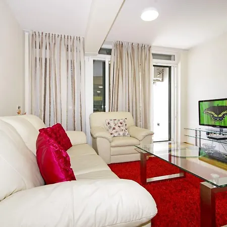 Delux Apartman Jukic アパート