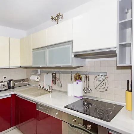 Delux Apartman Jukic アパート マカルスカ